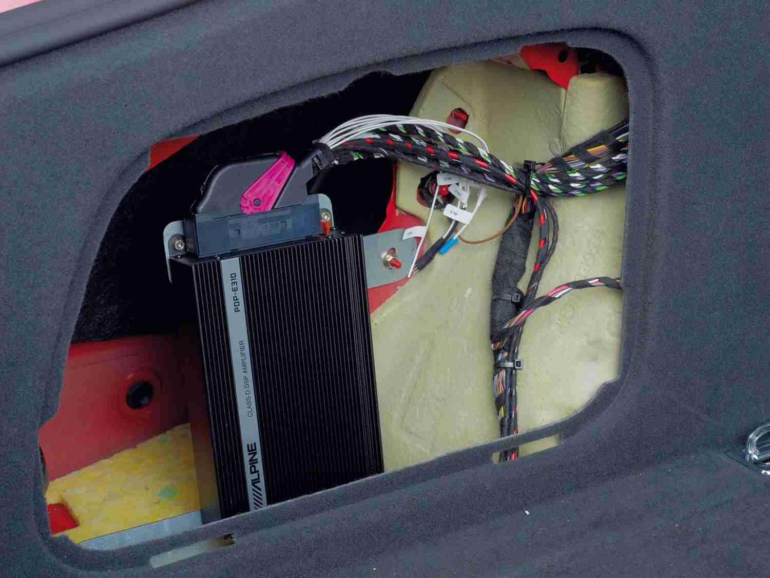 Sound für Audi: Alpine Sound-Upgrade für Audi A4, A5, Q5, Bild 2 Car-Hifi sonstiges Alpine Sound-Upgrade für Audi A4, A5, Q5 im Test, Bild 2