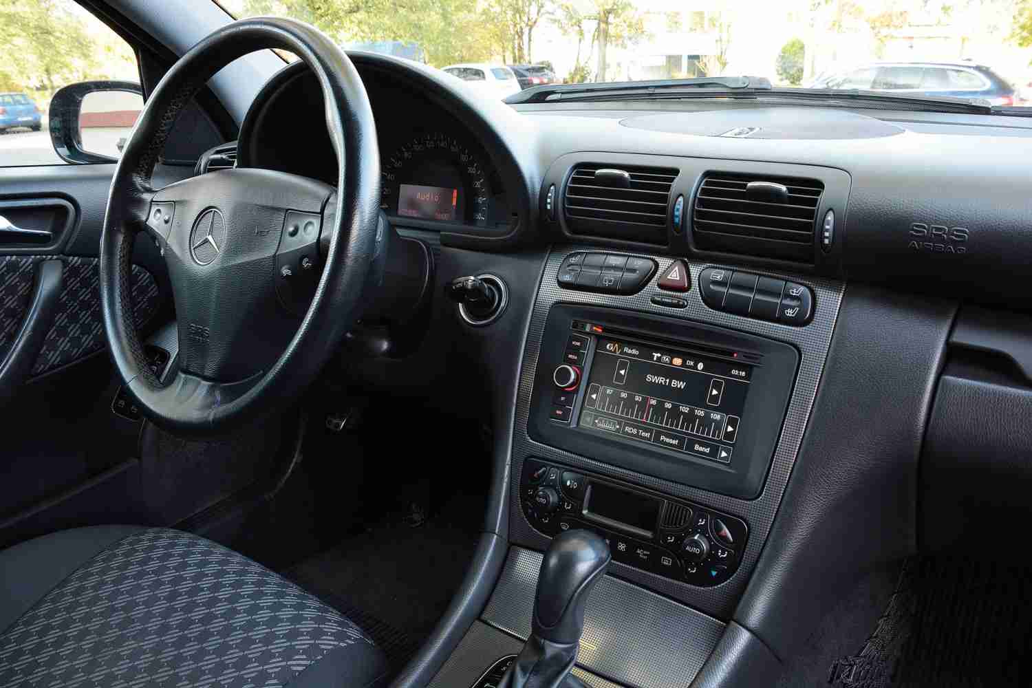 Passgenaue Lösungen von Zenec: Zenec OmniMask-Einbaukits, Bild 7 Car-Hifi sonstiges Zenec OmniMask-Einbaukits im Test, Bild 7