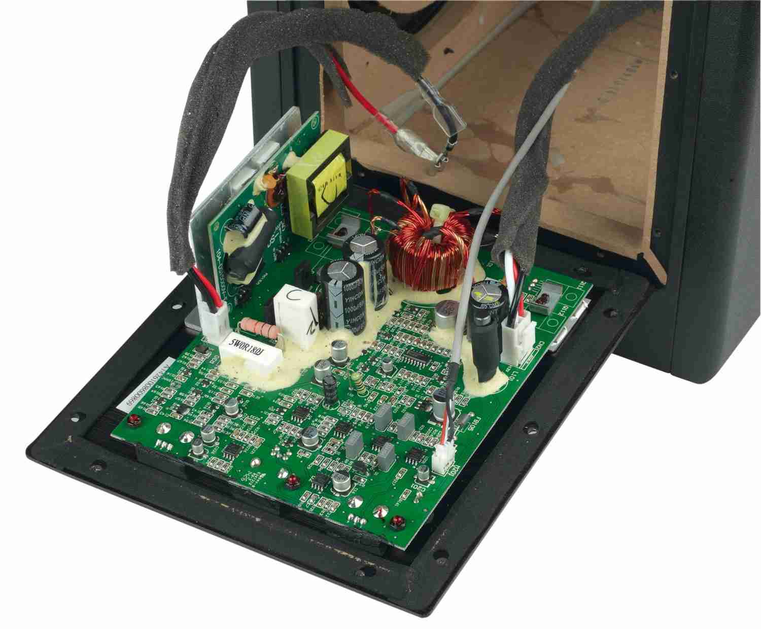 Mini maximal: Axton AXB20A, Bild 3 Car-Hifi Subwoofer Aktiv Axton AXB20A im Test, Bild 3