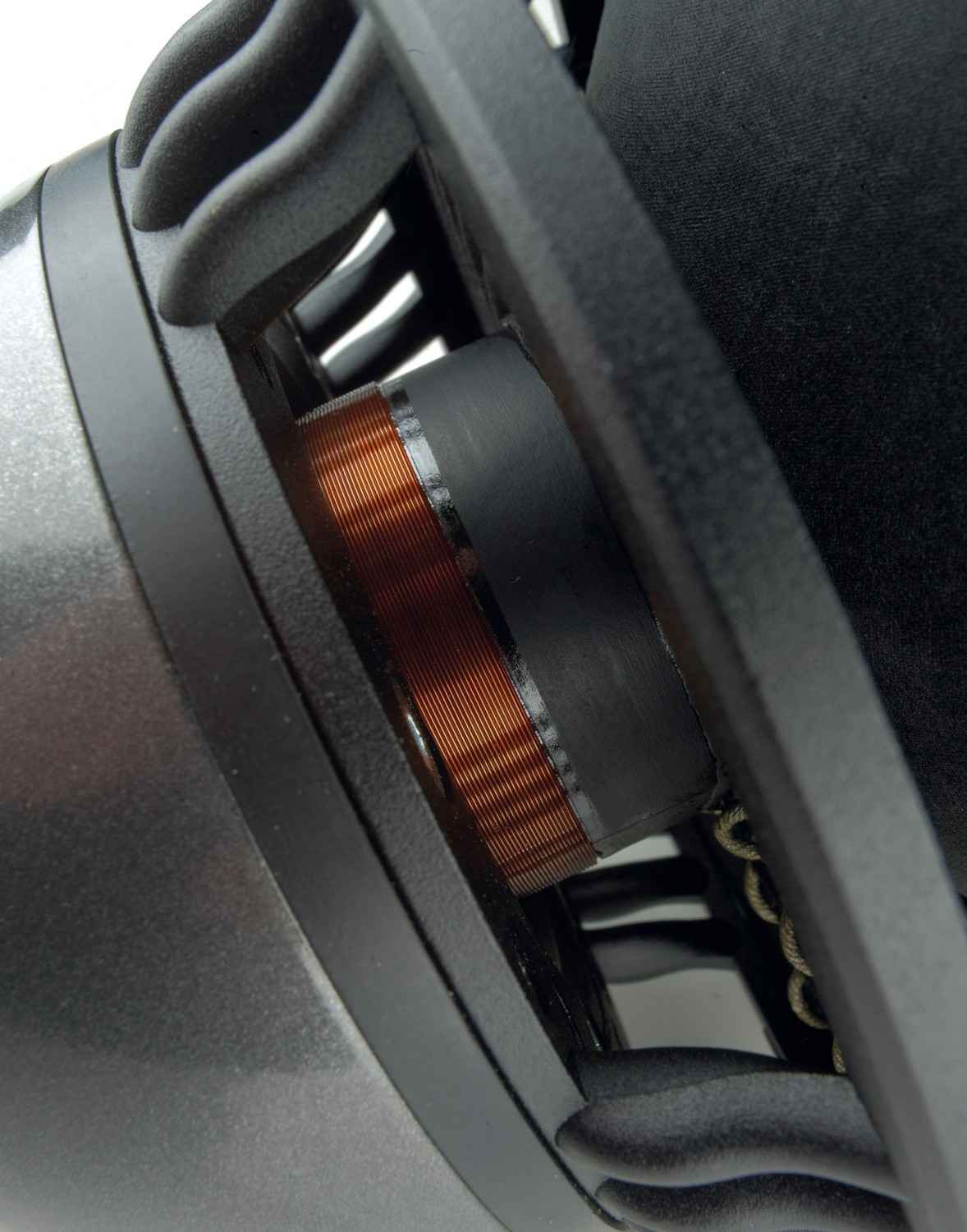 Der perfekte Sound-Quality Woofer: Gladen Audio Aerospace 10, Bild 4 Car-Hifi Subwoofer Chassis Gladen Audio Aerospace 10 im Test, Bild 4