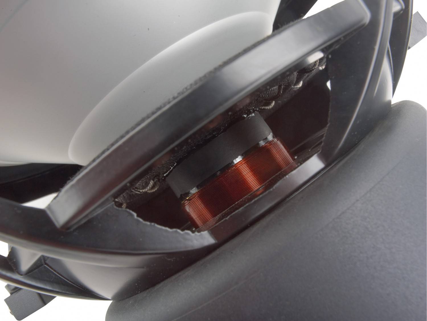 Referenzniveau: Ground Zero GZPW 10SQ, Bild 3 Car-Hifi Subwoofer Chassis Ground Zero GZPW 10SQ im Test, Bild 3