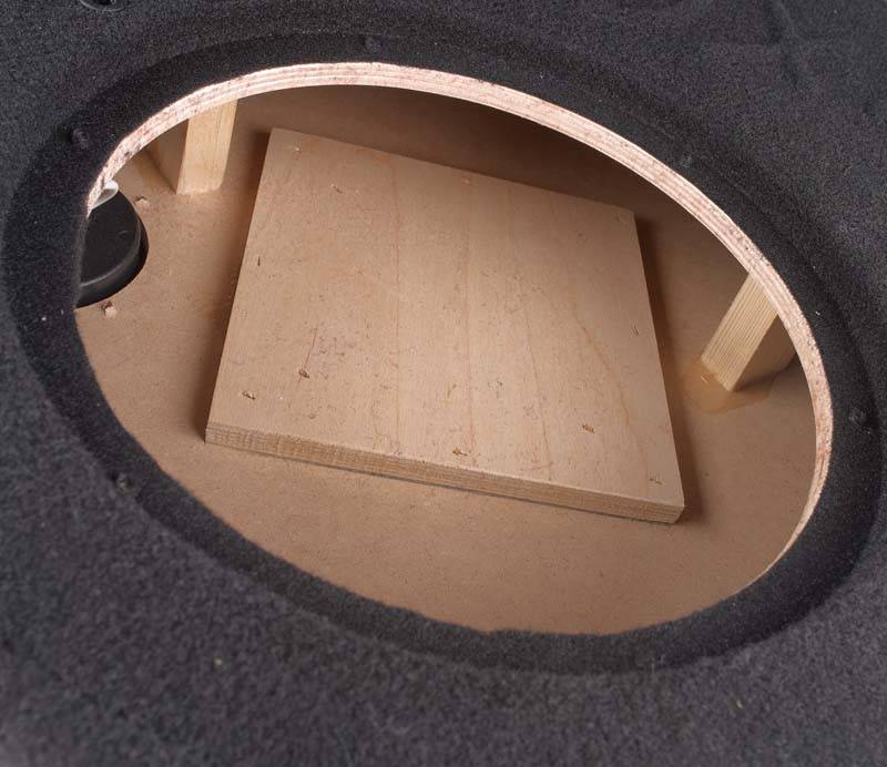 Saubere Lösung: Exact FL 265 CLR, Bild 3 Car-Hifi Subwoofer Gehäuse Exact FL 265 CLR im Test, Bild 3