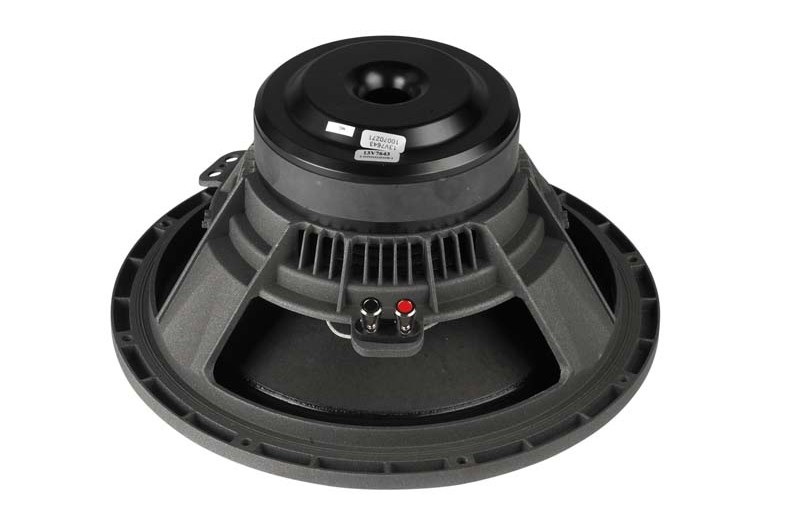 Focal SB 33V1: Focal (Car) SB 33V1, Bild 2 Car-Hifi Subwoofer Gehäuse Focal (Car) SB 33V1 im Test, Bild 2