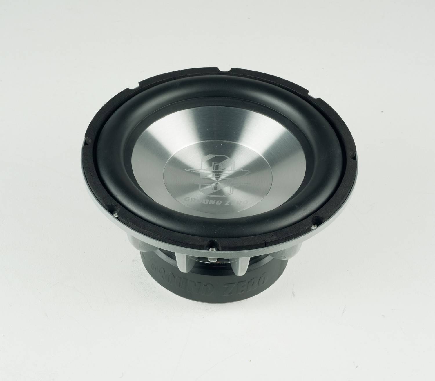Ground Zero GZHB 30XBT, Bild 2 Car-Hifi Subwoofer Gehäuse Ground Zero GZHB 30XBT im Test, Bild 2