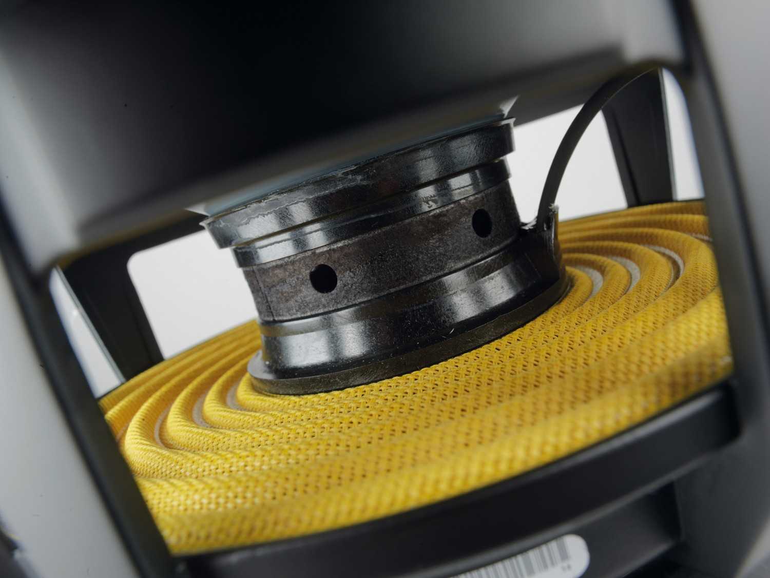 Low Output: JL Audio HO110-W6v3, Bild 3 Car-Hifi Subwoofer Gehäuse JL Audio HO110-W6v3 im Test, Bild 3