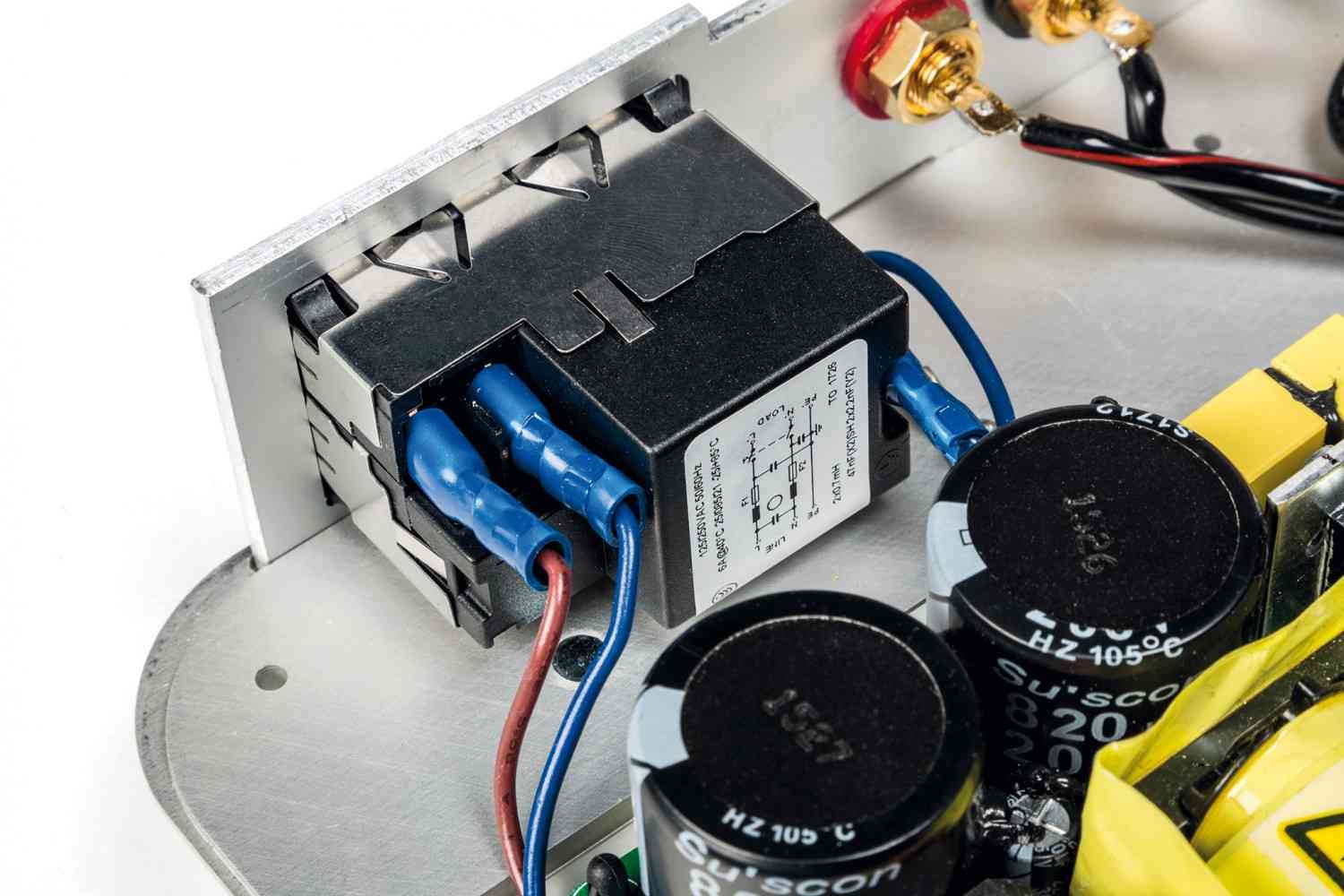 ... Kontrolle ist besser: HiFi-Akademie PowerAmp P6s, Bild 5 Endstufen HiFi-Akademie PowerAmp P6s im Test, Bild 5