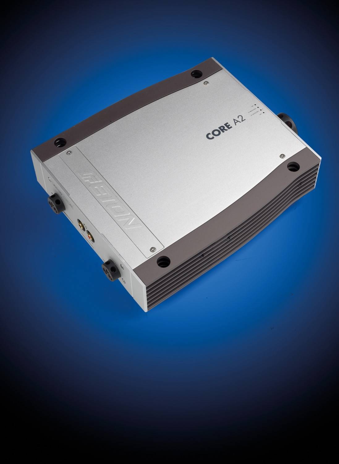 Detailarbeit: Eton Core 2, Bild 1 Car-HiFi Endstufe 2-Kanal Eton Core 2 im Test, Bild 1