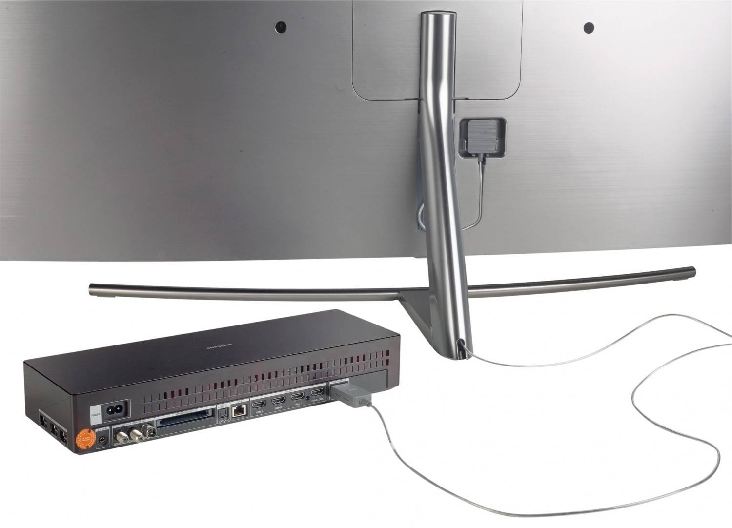 65-Zoll-QLED-Fernseher im Curved-Design: Samsung GQ65Q8CN, Bild 3 Fernseher Samsung GQ65Q8CN im Test, Bild 3