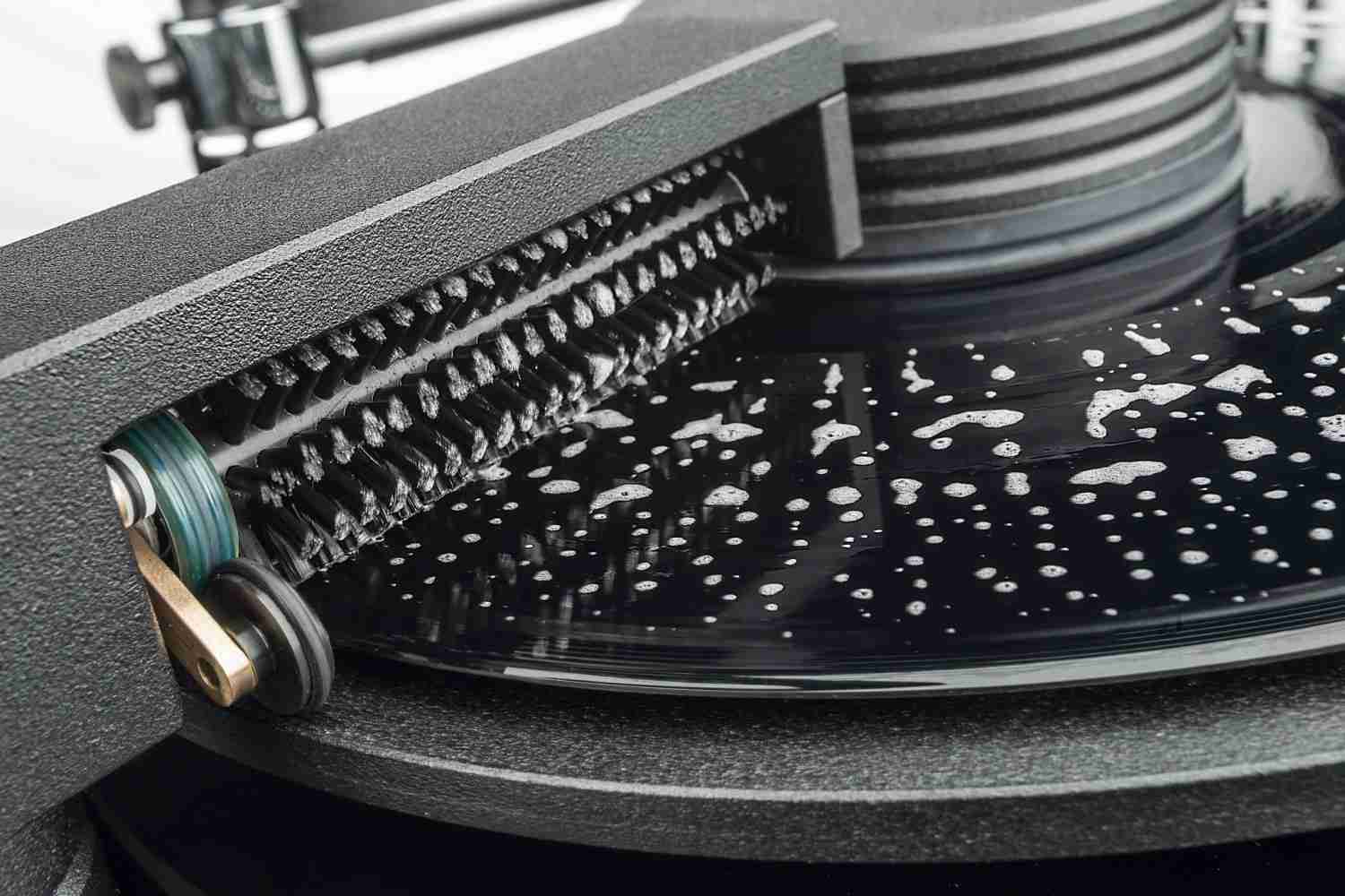 Gegen den Strich gebürstet: Hannl Limited Automatic RB, Bild 1 Zubehör HiFi Hannl Limited Automatic RB im Test, Bild 1