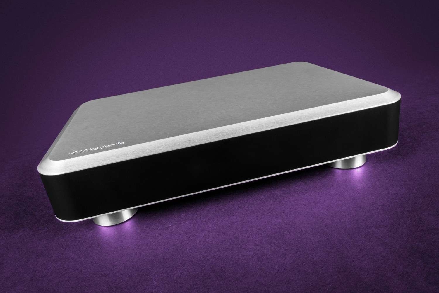 ... Kontrolle ist besser: HiFi-Akademie PowerAmp P6s, Bild 1 Endstufen HiFi-Akademie PowerAmp P6s im Test, Bild 1