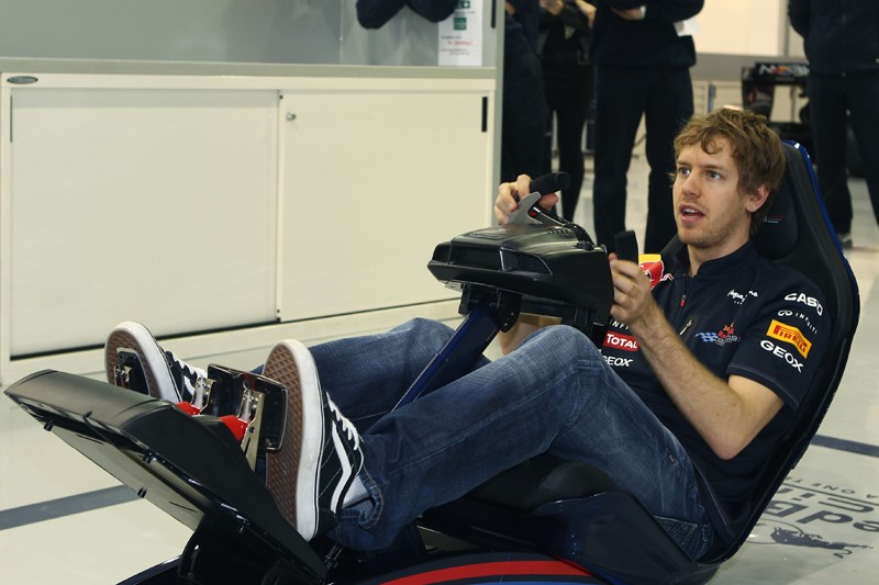 Hifi & TV Möbel Playseat Red Bull Racing F1 im Test, Bild 2