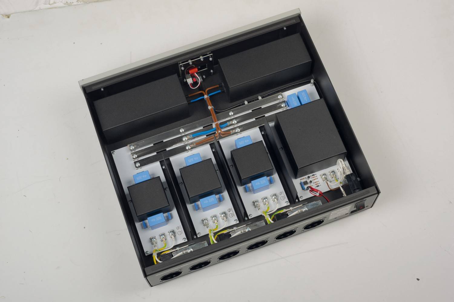 Saubere Leistung: Gigawatt PC-3 SE EVO, Bild 4 Hifi sonstiges Gigawatt PC-3 SE EVO im Test, Bild 4