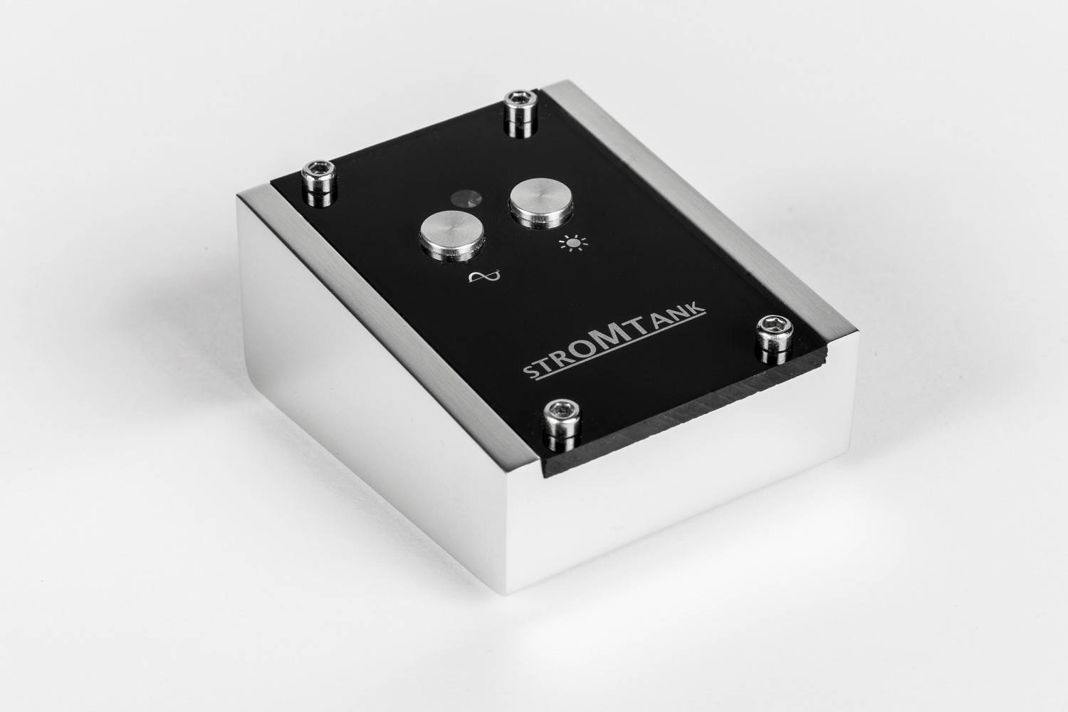 Quantenmechanik: Stromtank S 2500 Quantum, Bild 2 Hifi sonstiges Stromtank S 2500 Quantum im Test, Bild 2
