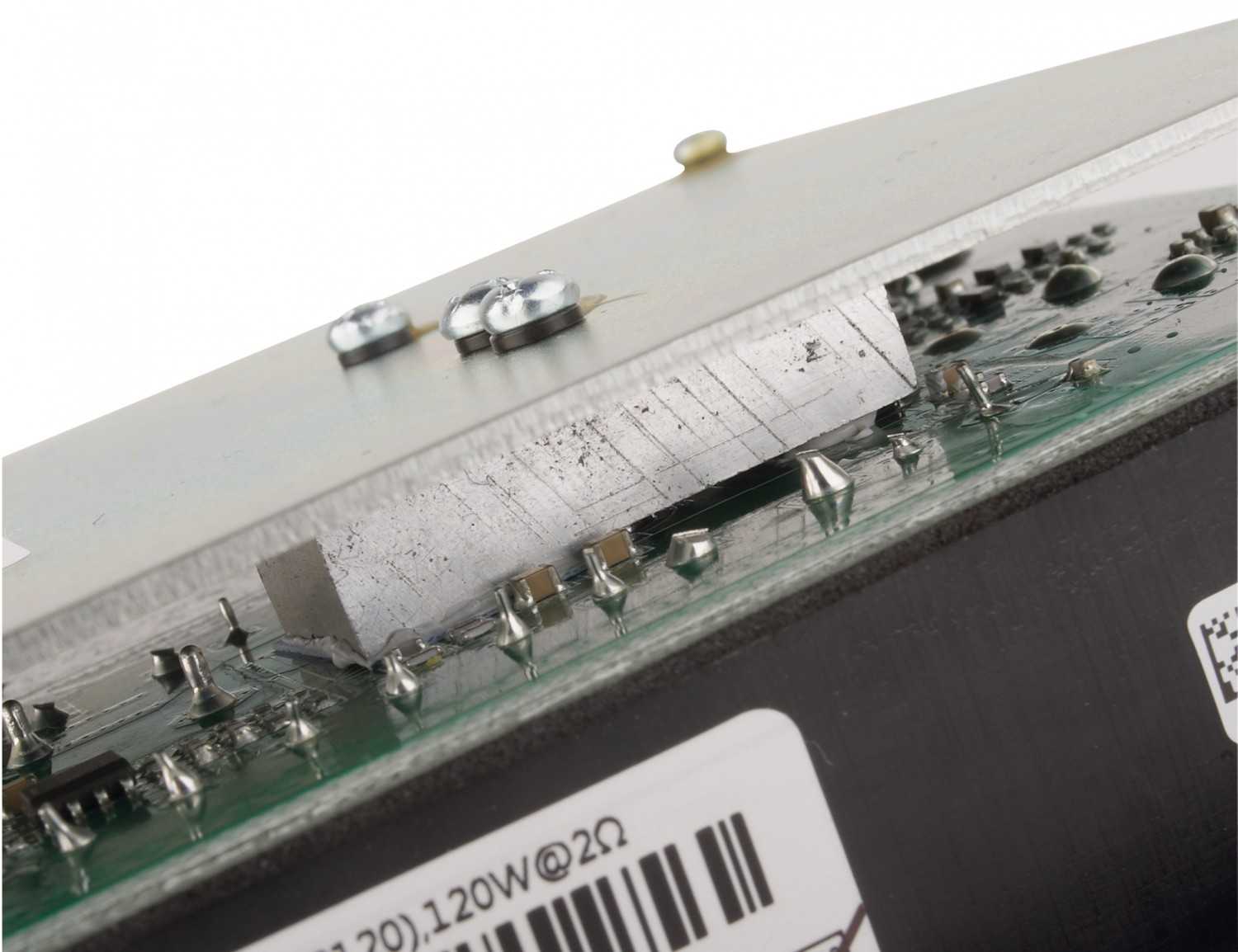 Flacher Subwoofer für den Kofferraumboden: Axton ATB20RXF, Bild 5 In-Car Subwoofer Aktiv Axton ATB20RXF im Test, Bild 5