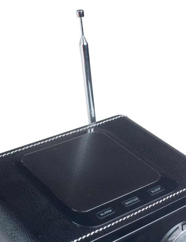 Lack und Leder: Scansonic R4, Bild 4 Internetradios Scansonic R4 im Test, Bild 4