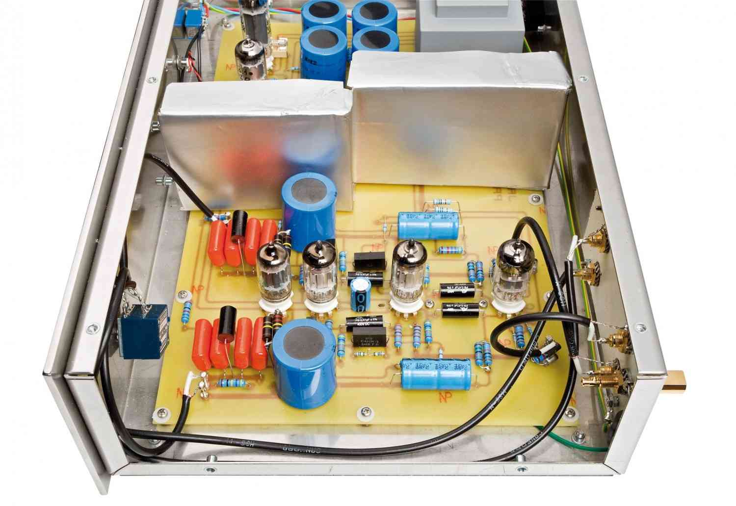 Vor-Endstufenkombis Hifi Jadis DPMC / JPS2 / JA120 im Test, Bild 2