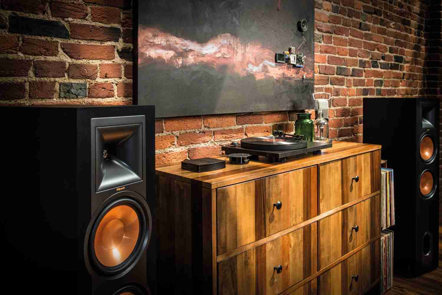 Universaltalent: Klipsch R-28PF, Bild 1 Aktivlautsprecher Klipsch R-28PF im Test, Bild 1