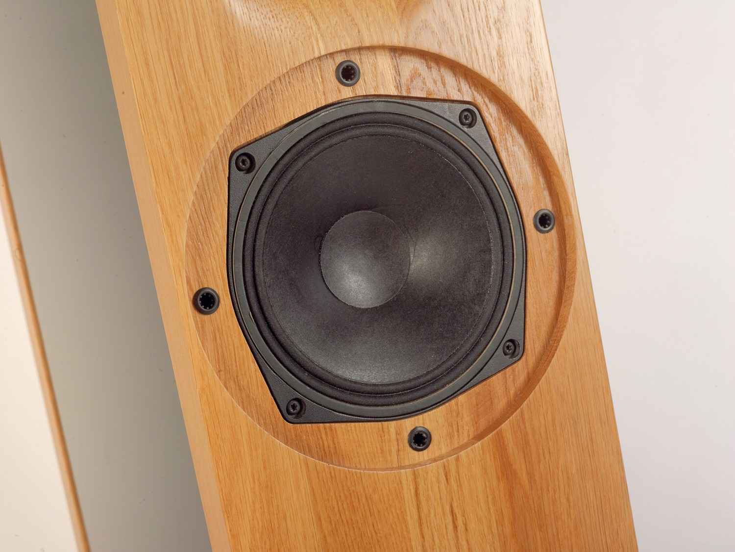 High End Designlautsprecher: 8MM Audio Labs PIU, Bild 2 Lautsprecher Stereo 8MM Audio Labs PIU im Test, Bild 2