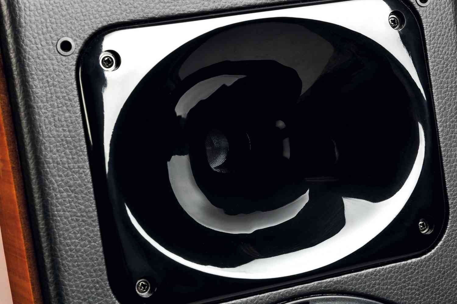 Minimal unvernünftig: Unison Max Mini, Bild 5 Lautsprecher Stereo Unison Max Mini im Test, Bild 5
