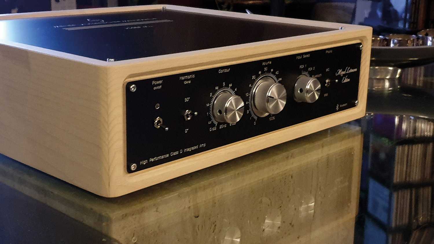 Edle Kompaktbox mit Vollholzgehäuse: WLM Stella mit Verstärker Josef, Bild 3 Lautsprecher Stereo WLM Stella mit Verstärker Josef im Test, Bild 3