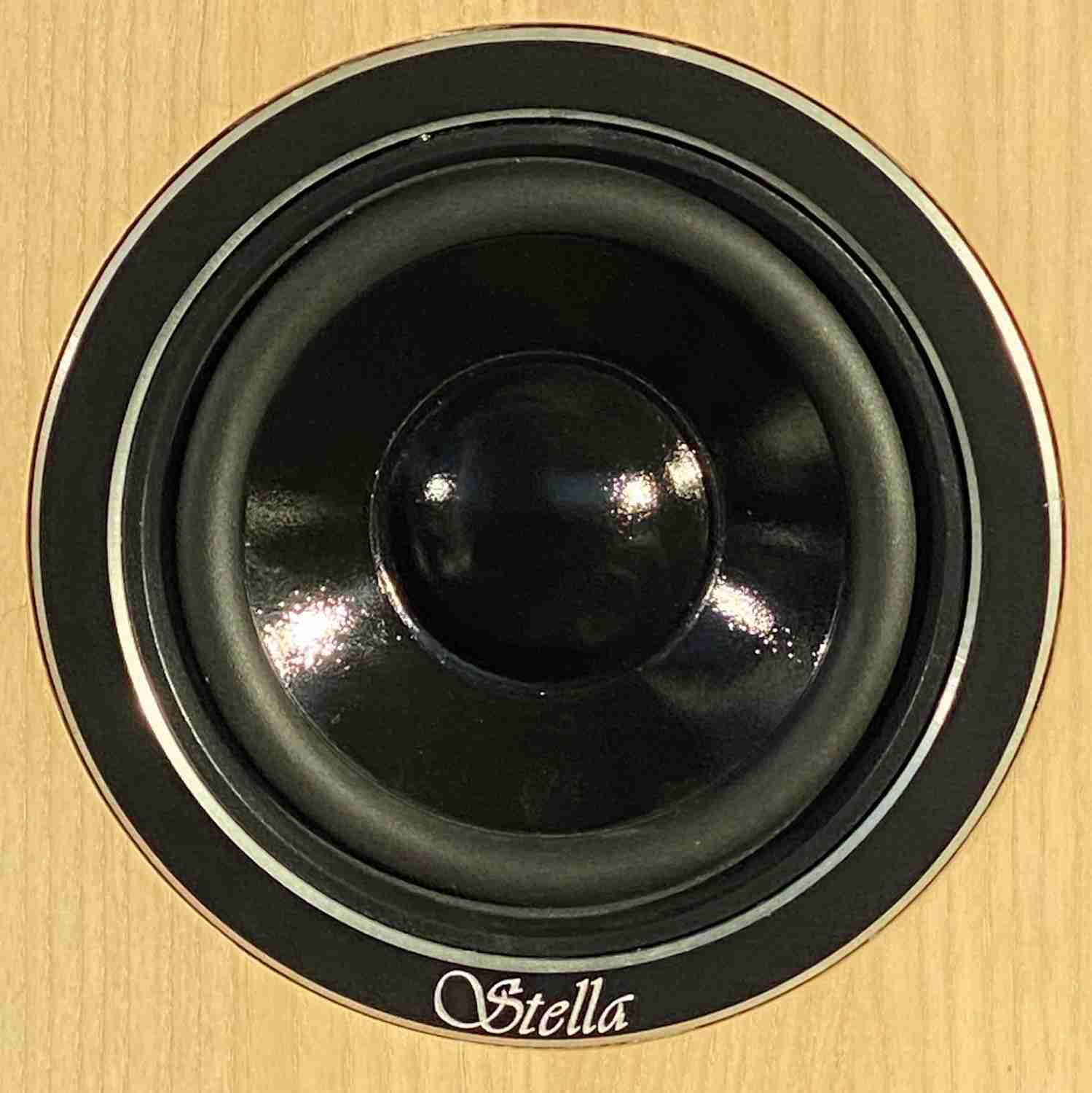 Edle Kompaktbox mit Vollholzgehäuse: WLM Stella mit Verstärker Josef, Bild 5 Lautsprecher Stereo WLM Stella mit Verstärker Josef im Test, Bild 5