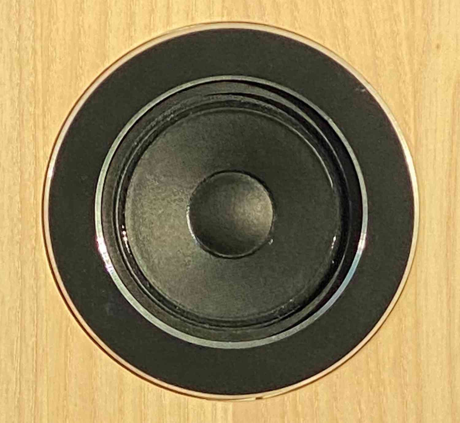 Edle Kompaktbox mit Vollholzgehäuse: WLM Stella mit Verstärker Josef, Bild 8 Lautsprecher Stereo WLM Stella mit Verstärker Josef im Test, Bild 8