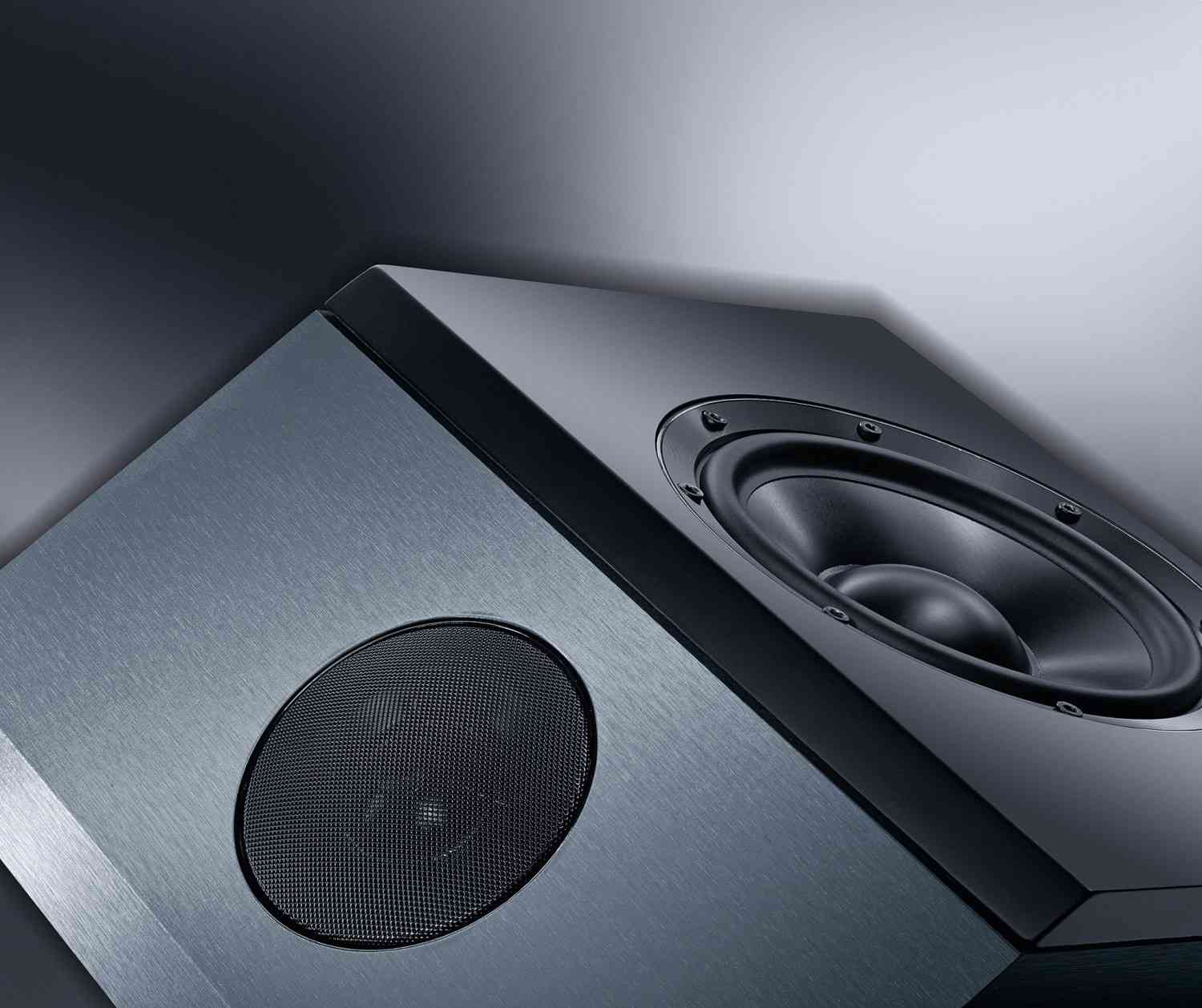 Mit der Lizenz zum Sound!: Magnat Cinema Ultra, Bild 2 Lautsprecher Surround Magnat Cinema Ultra im Test, Bild 2
