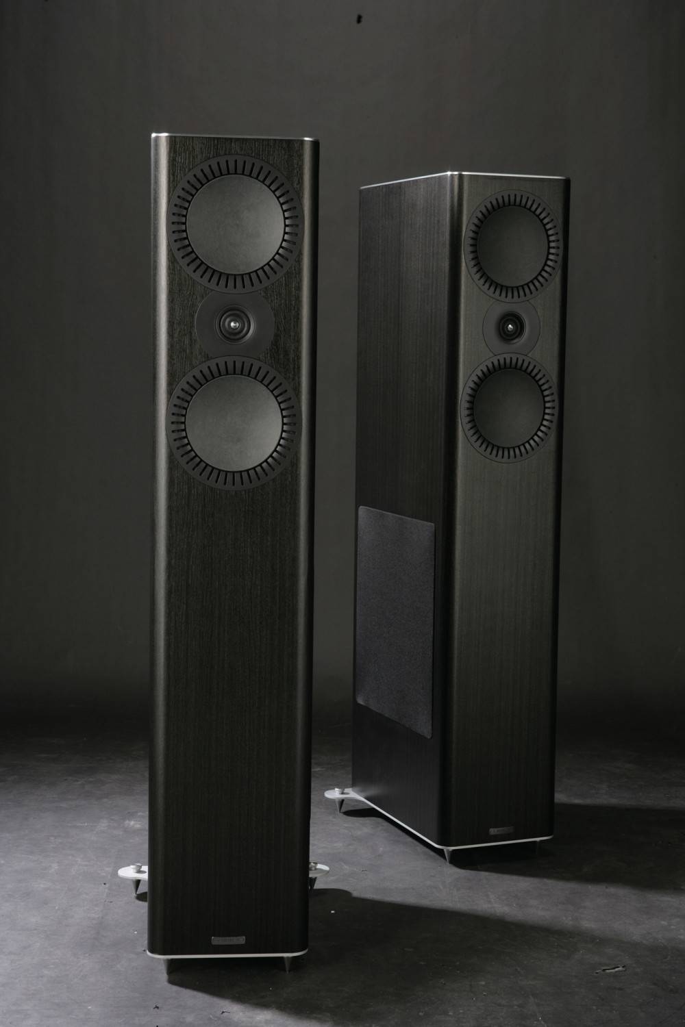 Mission QX-5-Set: Wohnraumtauglich dank eingebautem Subwoofer: Mission QX-5-Set, Bild 8 Lautsprecher Surround Mission QX-5-Set im Test, Bild 8