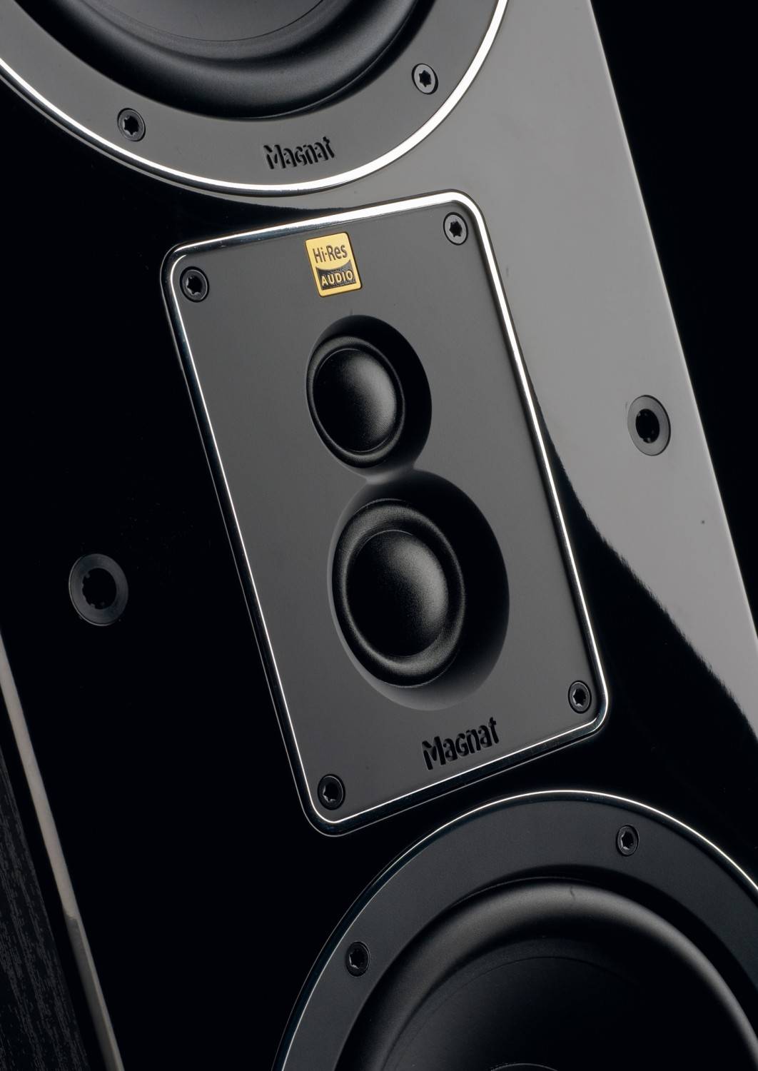 Magnat Signature 500-Serie: Erstklassiger 5.1-Klang im Heimkino: Magnat Signature 505-Set, Bild 1 Lautsprecher Surround Magnat Signature 505-Set im Test, Bild 1