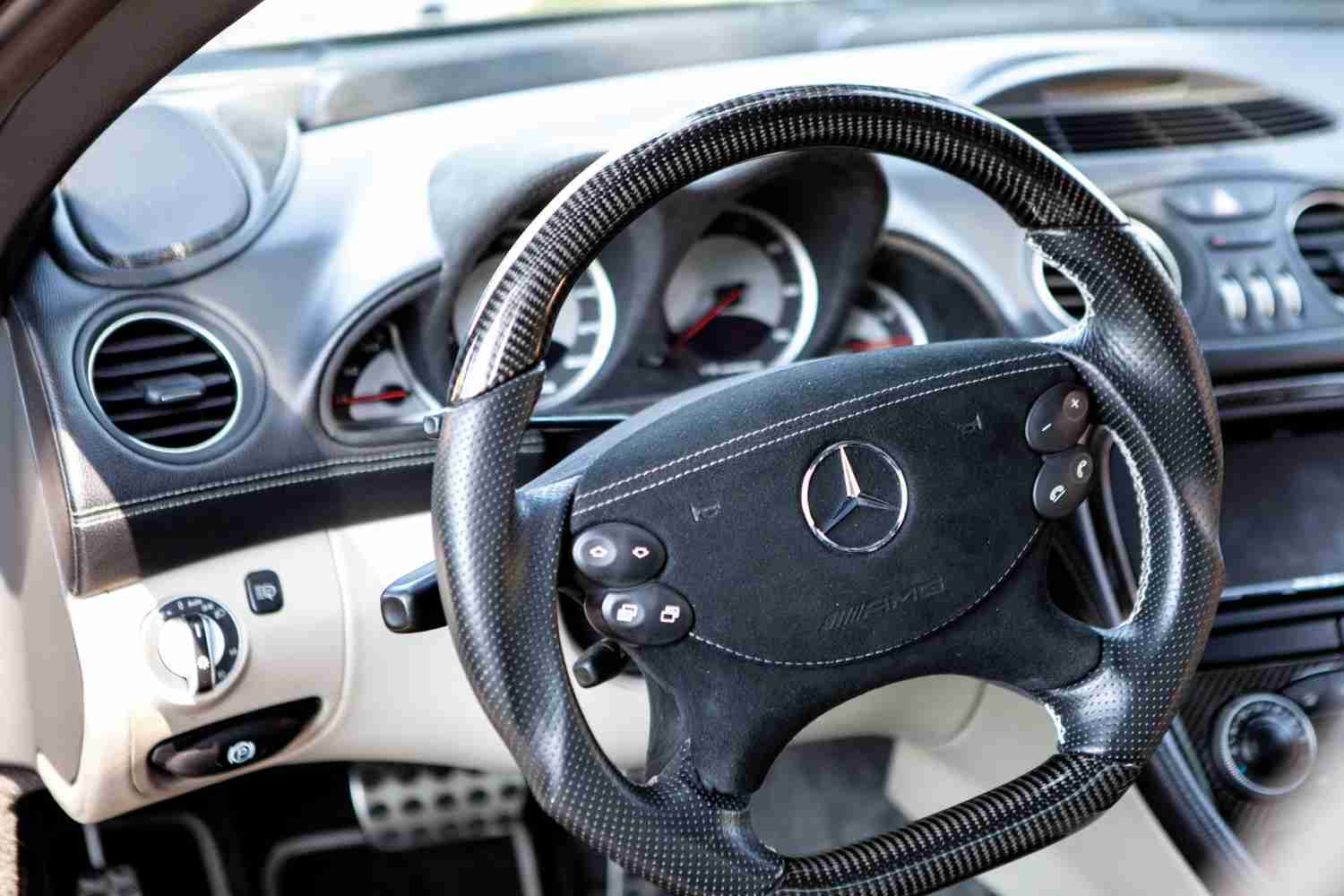 CAR HIFI INSTALLATION Mercedes SL 55 AMG im Test, Bild 5