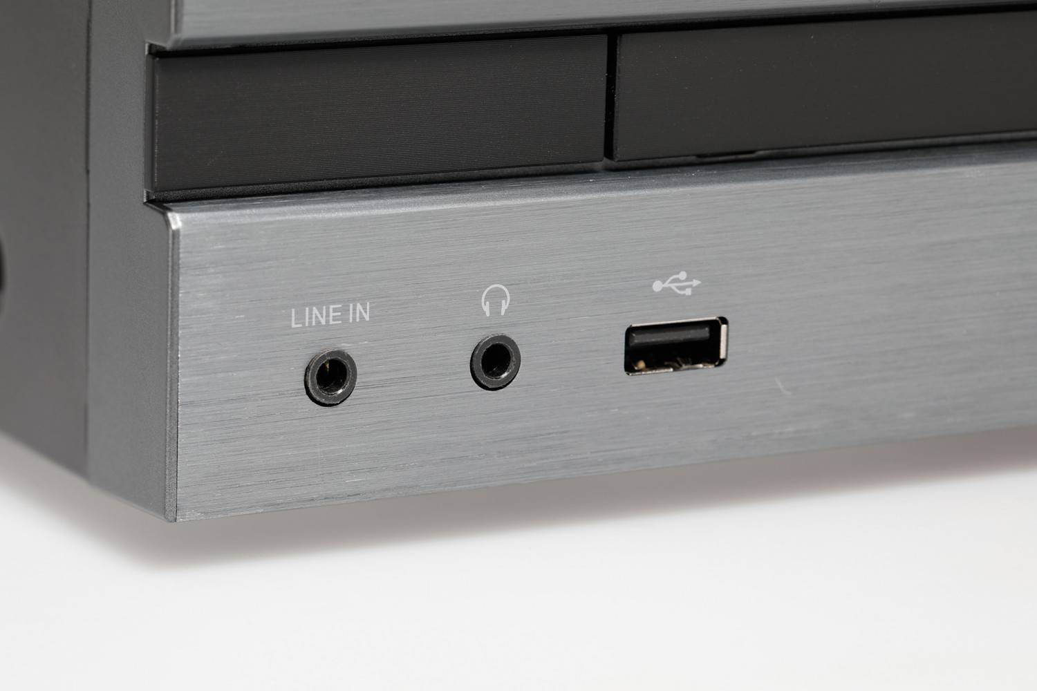 Kompaktes Musikpaket: Kenwood M-918DAB, Bild 2 Minianlagen Kenwood M-918DAB im Test, Bild 2
