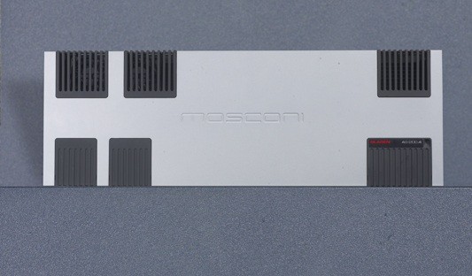 Power-Paket: Mosconi Gladen AS 200.4, Bild 1 Car-HiFi Endstufe 4-Kanal Mosconi Gladen AS 200.4 im Test, Bild 1
