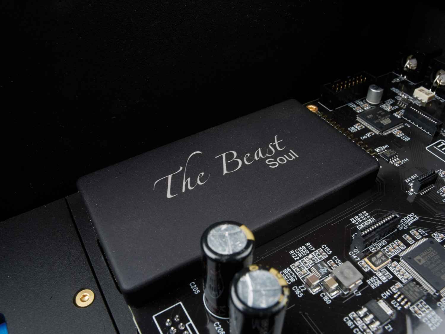 Die glorreichen Vier: Request Audio The Beast, Bild 3 Musikserver Request Audio The Beast im Test, Bild 3