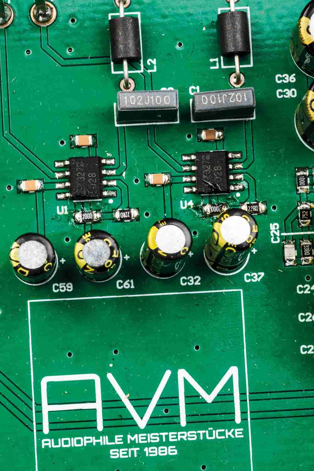 Jubiläumsphono aufgewertet: AVM PH 30.3, Bild 7 Phono Vorstufen AVM PH 30.3 im Test, Bild 7