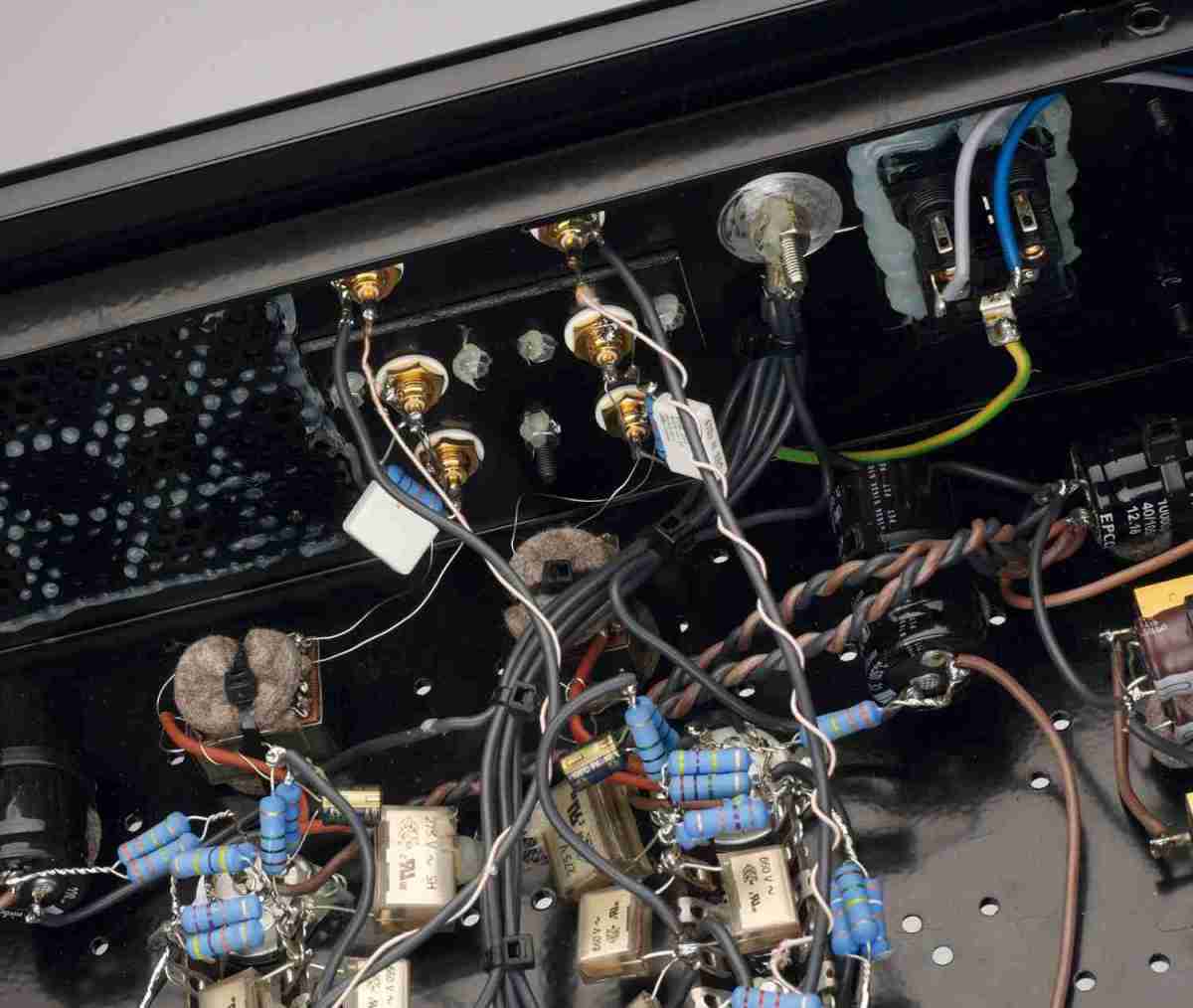 Mit Leichtigkeit: Viva Audio F1, Bild 5 Phono Vorstufen Viva Audio F1 im Test, Bild 5