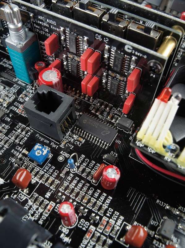 Klassik und Moderne: Arc Audio SE2075, Bild 4 Car-HiFi Endstufe 2-Kanal Arc Audio SE2075 im Test, Bild 4