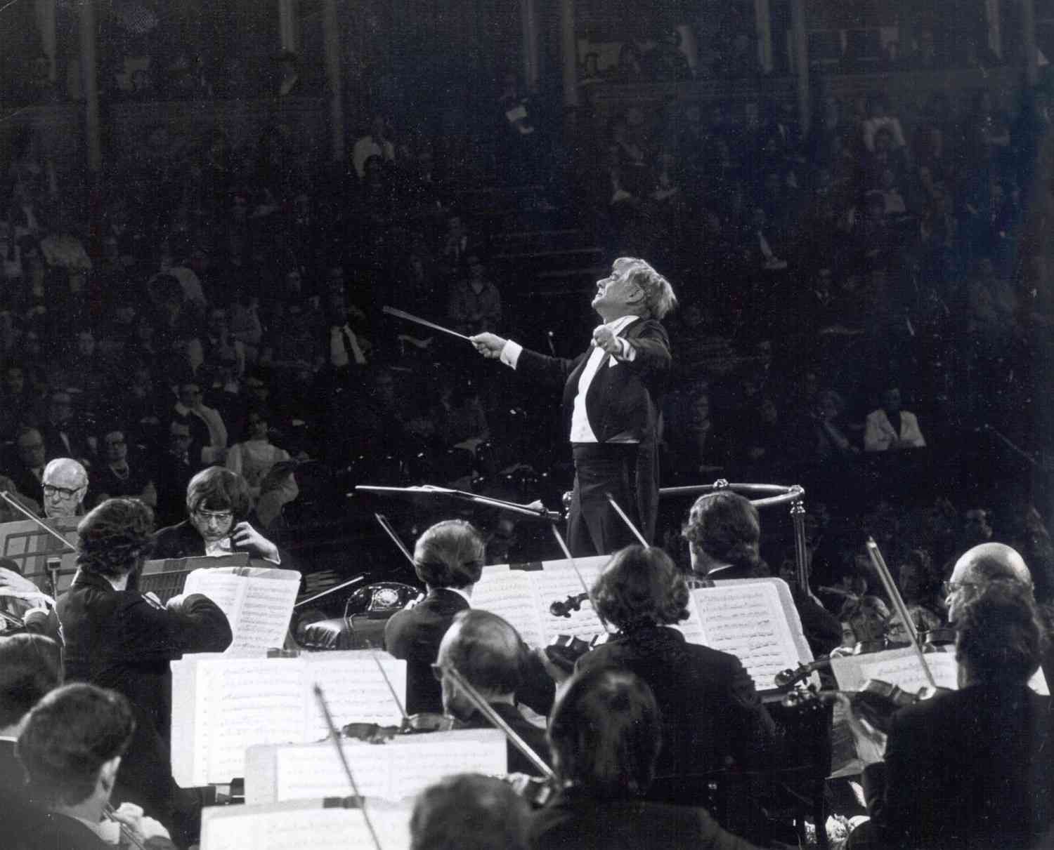 Gustav Mahler · Bernstein conducts Mahler - New York Philharmonic Orchestra, London Symphony, Orchestra Leonard Bernstein: Gustav Mahler · Bernstein conducts Mahler - New York Philharmonic Orchestra, London Symphony, Orchestra Leonard Bernstein (Sony Musi2 Schallplatte Gustav Mahler · Bernstein conducts Mahler - New York Philharmonic Orchestra, London Symphony, Orchestra Leonard Bernstein (Sony Music) im Test, Bild 2
