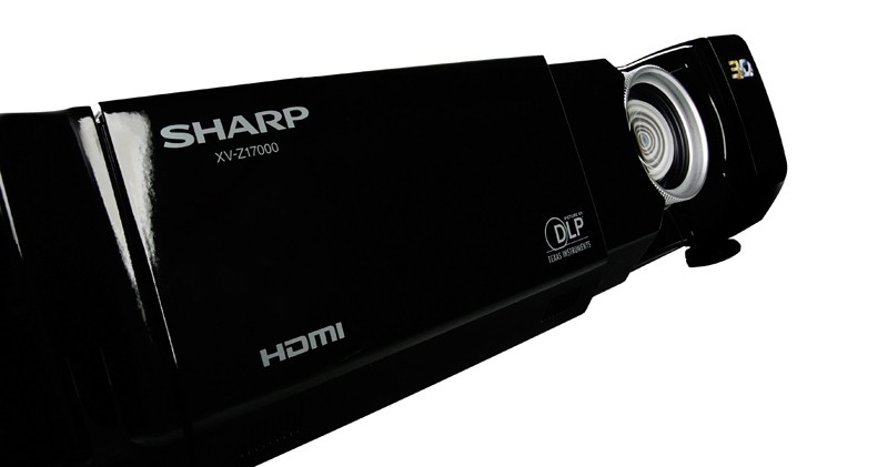 Black Magic: Sharp XV-Z17000, Bild 1 Beamer Sharp XV-Z17000 im Test, Bild 1