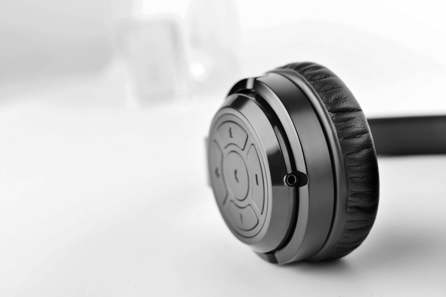 Bluetooth Kopfhörer SoundMAGIC P22BT im Test, Bild 2