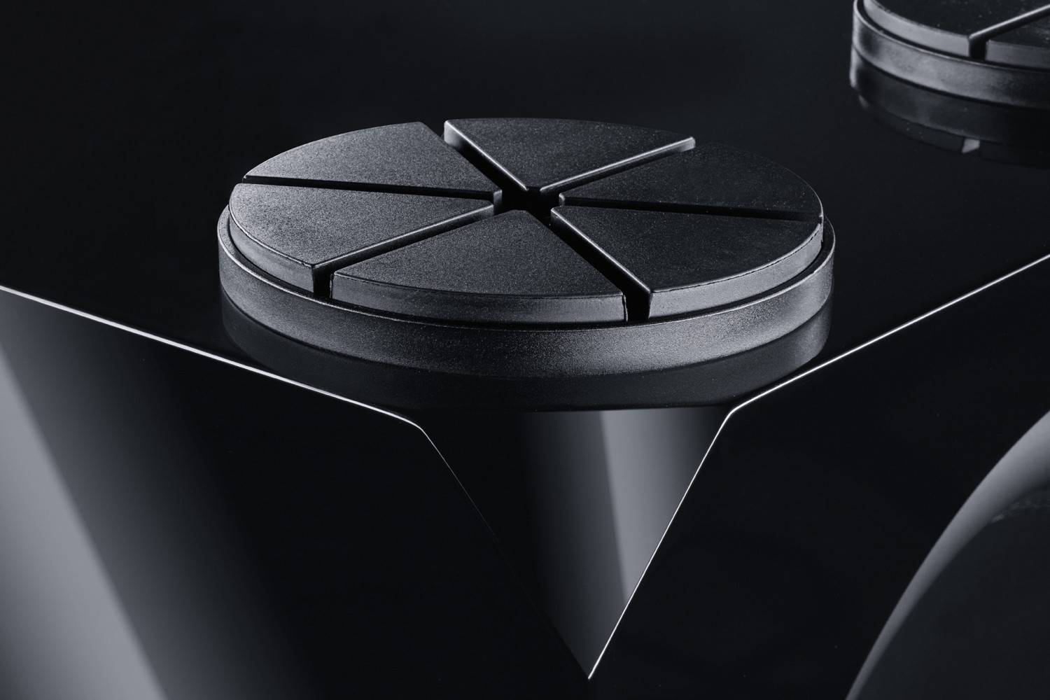 Wohnraumtauglicher Aktiv-Subwoofer: Magnat Omega CS 12, Bild 3 Subwoofer (Home) Magnat Omega CS 12 im Test, Bild 3