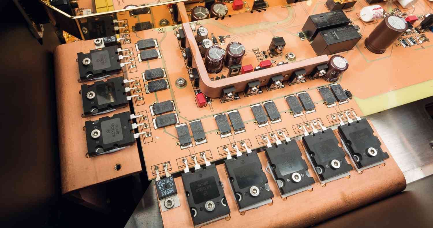 Vor-Endstufenkombis Hifi Synästec Audio Bivium/Saxum im Test, Bild 2