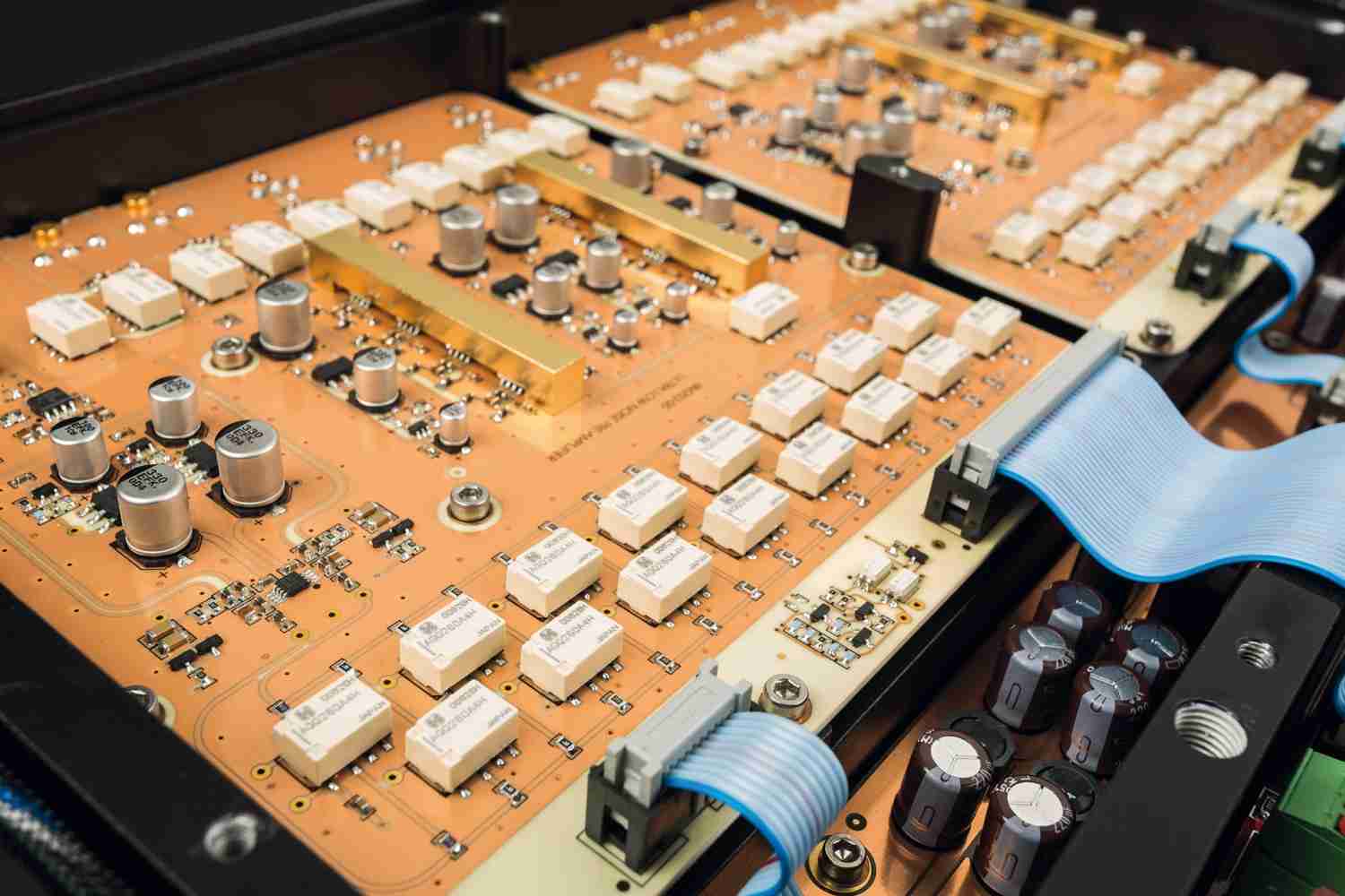 Vor-Endstufenkombis Hifi Synästec Audio Bivium/Saxum im Test, Bild 6