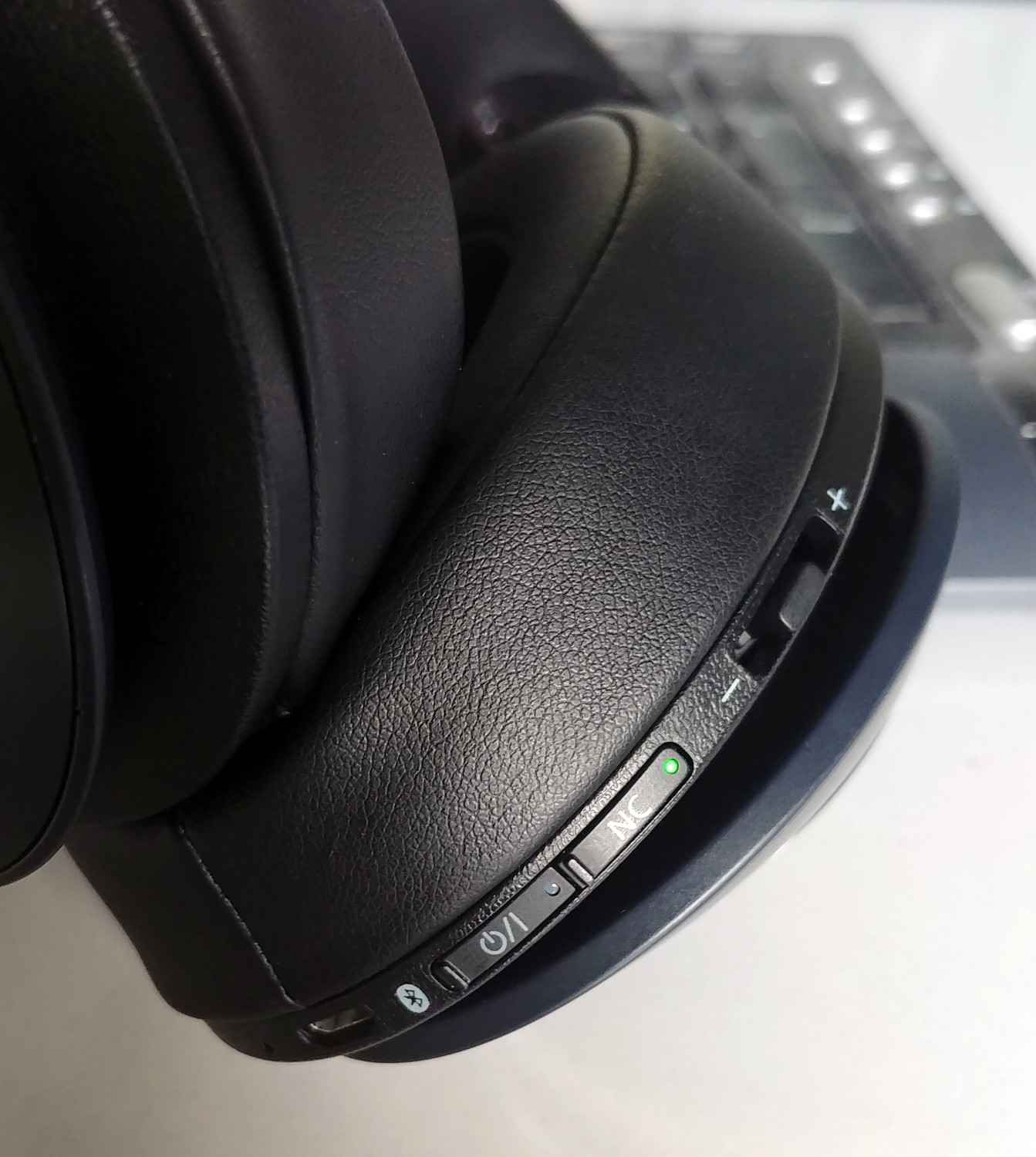 Kopfhörer Noise Cancelling Technics EAH-F70N im Test, Bild 2