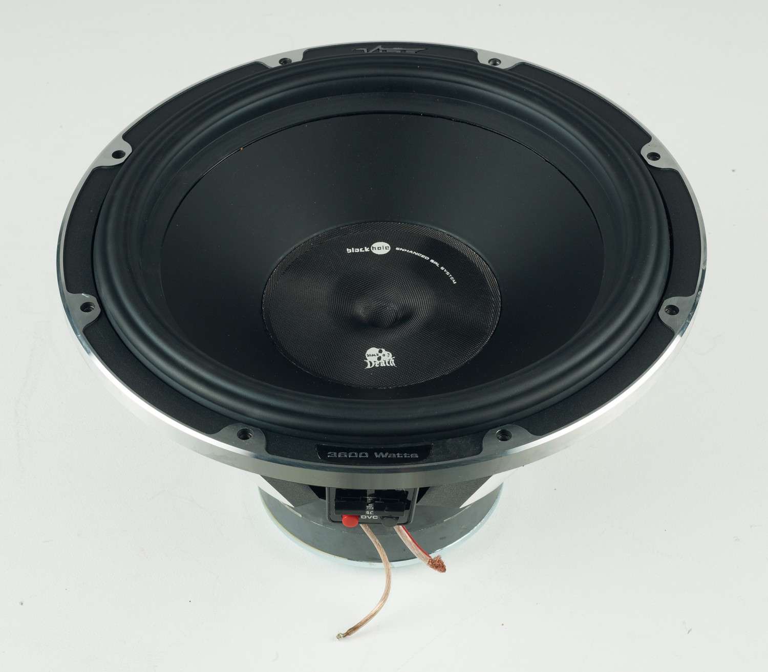 Car-Hifi Subwoofer Gehäuse Vibe Black Death SPL 15 im Test, Bild 2