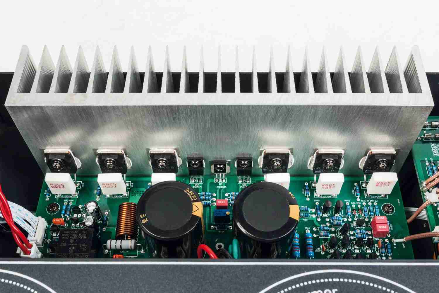 Mit Geschmack: Taga Harmony HTA-2500B, Bild 5 Vollverstärker Taga Harmony HTA-2500B im Test, Bild 5