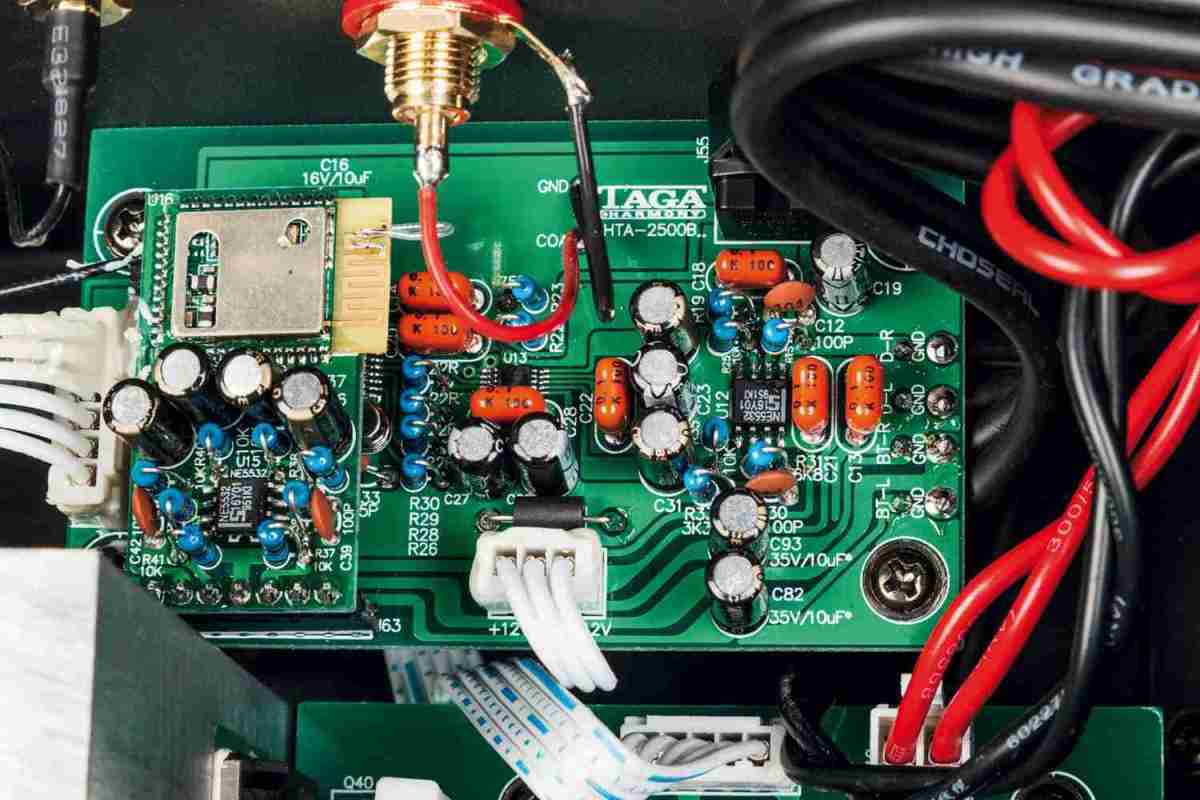Mit Geschmack: Taga Harmony HTA-2500B, Bild 6 Vollverstärker Taga Harmony HTA-2500B im Test, Bild 6