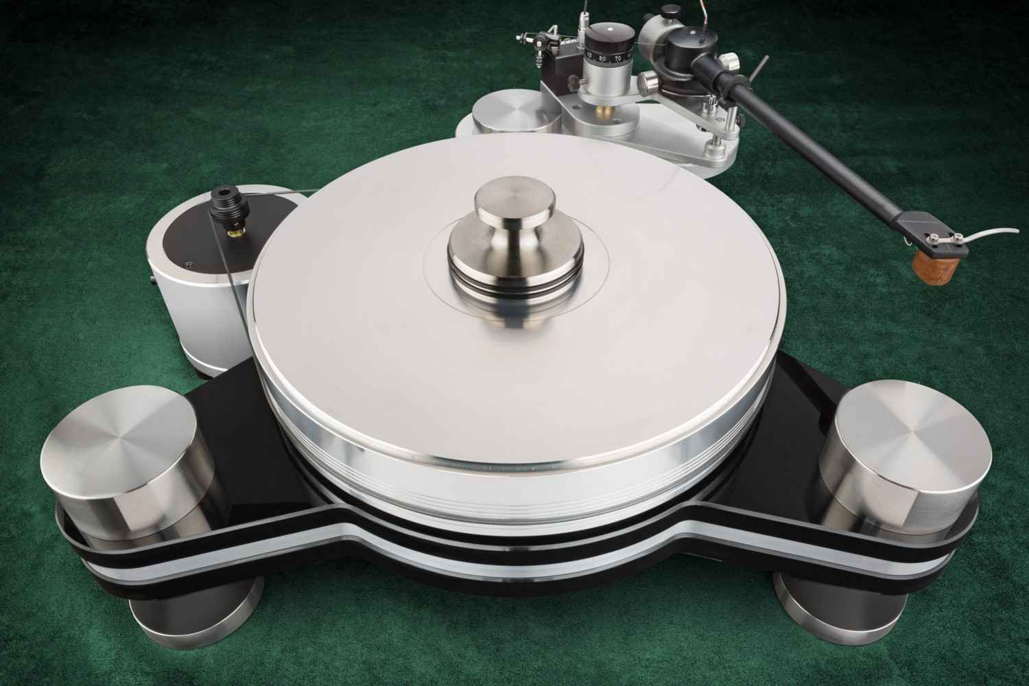 He´s back: VPI Avenger, Bild 1 Plattenspieler VPI Avenger im Test, Bild 1