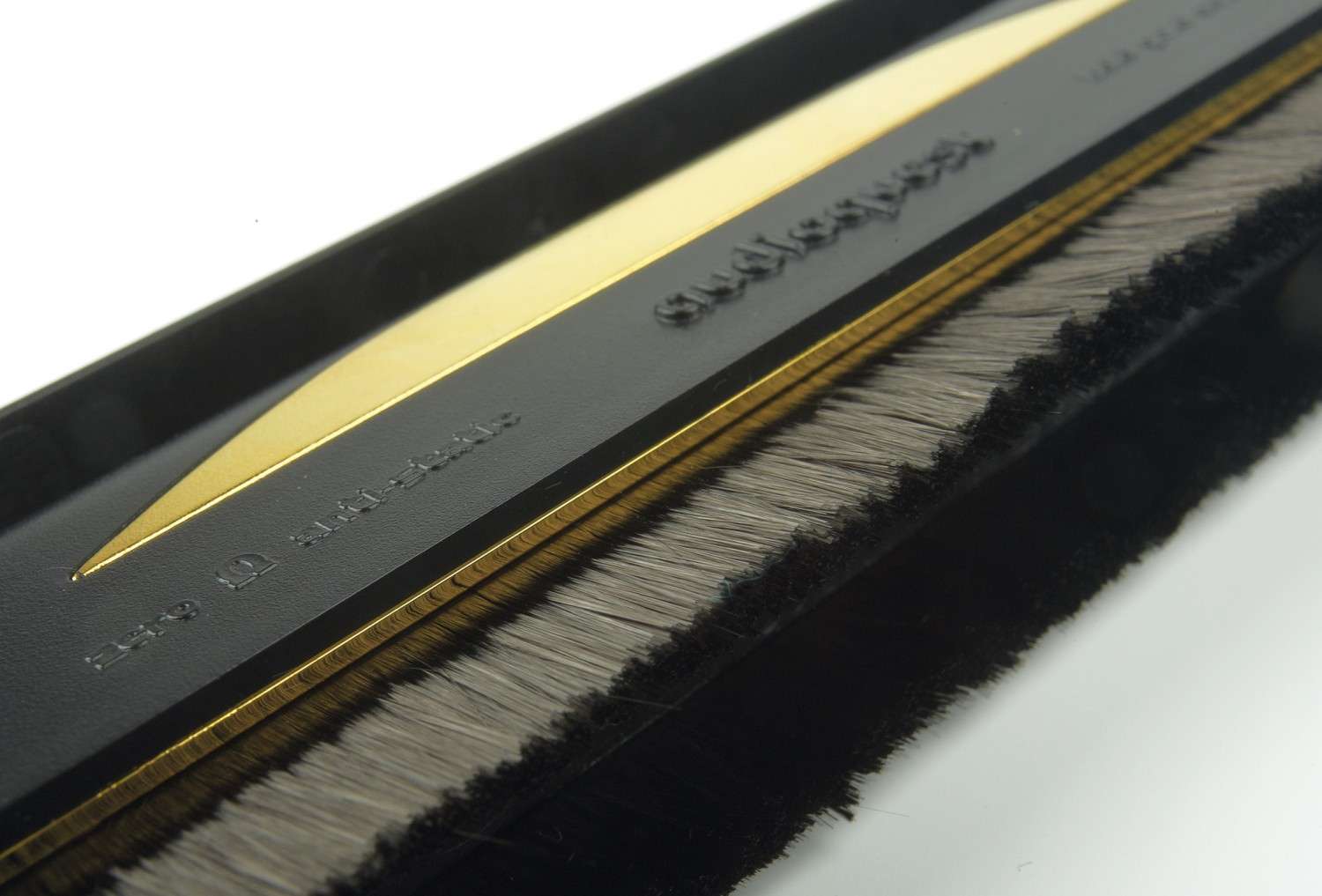 Verbessert: Audioquest Anti-Static Record Brush, Bild 2 Zubehör HiFi Audioquest Anti-Static Record Brush im Test, Bild 2