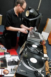 Plattenspieler: Vinyl vs. CD, Bild 1