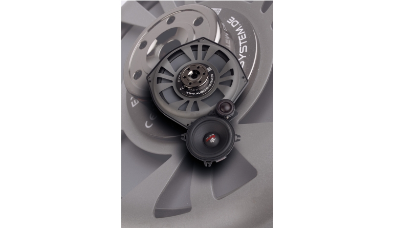 Car Hifi Lautsprecher fahrzeugspezifisch Audio System HXFIT BMW Uni Evo4 im Test, Bild 1